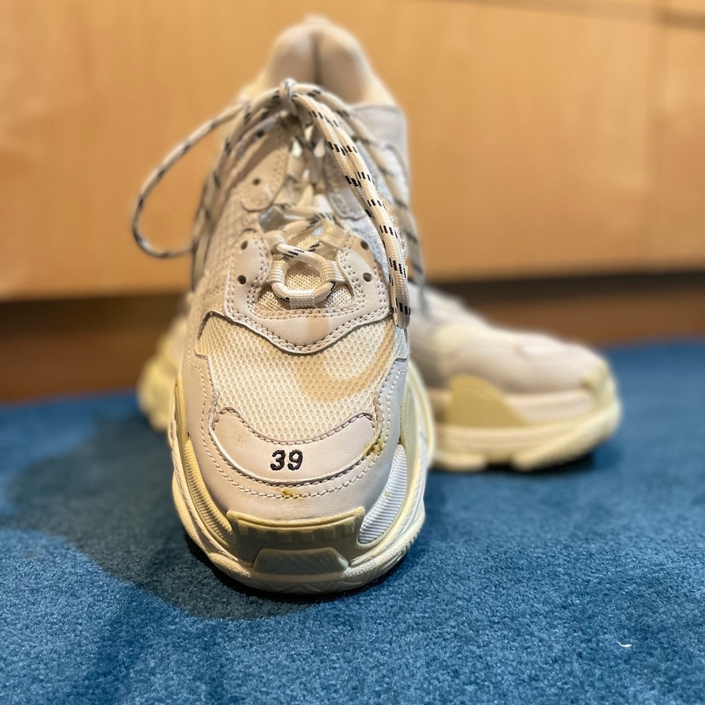 Balenciaga Triple S sneakers - Picture 6 of 16